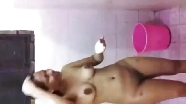 नकाबपोश औरत और दीप सनी लियोन की सेक्सी मूवी पिक्चर गला डिक पर बीबीसी