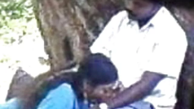 हैरान सनी लियोन का सेक्सी मूवी एक झांक टॉम की मुश्किल मुर्गा बेकार है!