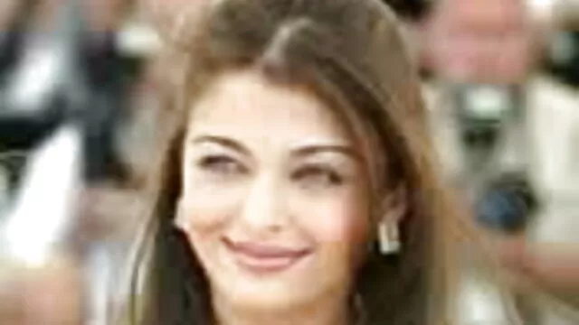 सद्भाव में मोज़ा और काले ऊँची एड़ी के सनी लियोन की सेक्सी हिंदी मूवी जूते