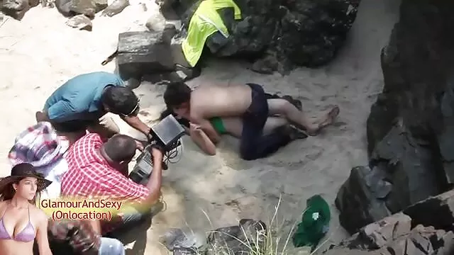 जब लड़कियों खेलते हैं-बिल्ली रगड़ लड़कियां लियोन की सेक्सी मूवी बंद हो जाओ