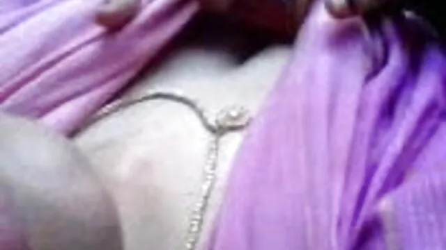 सींग का सनी लियोन सेक्सी मूवी वीडियो बना जापानी प्यारी खुद के साथ खेलता है