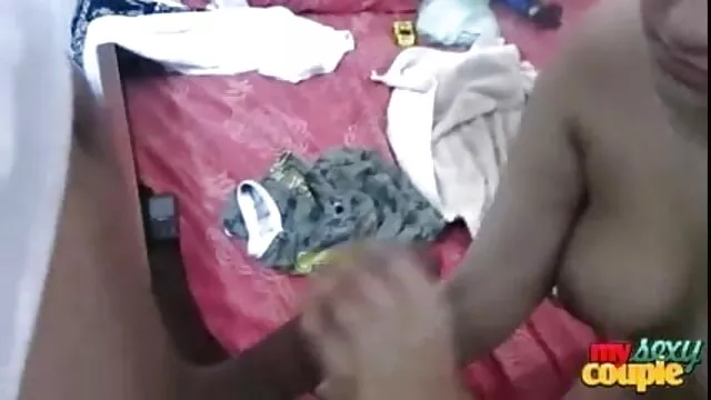 सुनहरे बालों वाली लड़कियों में नीले रंग की स्कर्ट सनी लियोन की एक्स मूवी