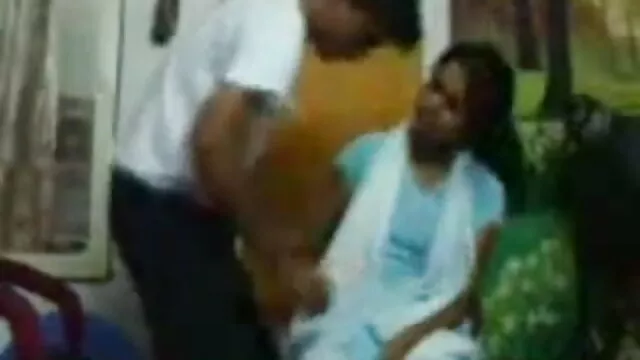 वह प्यार करता है मालिश करने के लिए उसके भगशेफ के सनी लियोन एचडी सेक्सी मूवी साथ कमबख्त