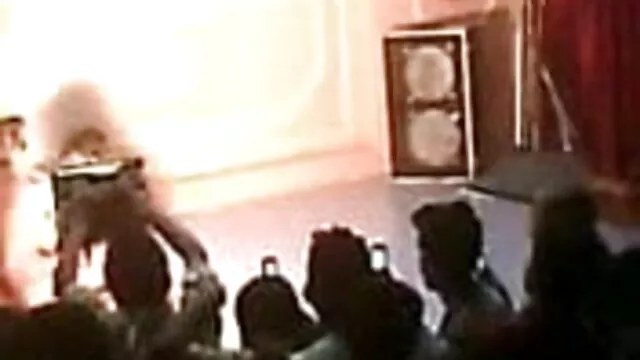 एनीमा बुत सनी लियोन की मूवी सेक्सी डॉक्टर ग्राहकों को उत्तेजित करता है