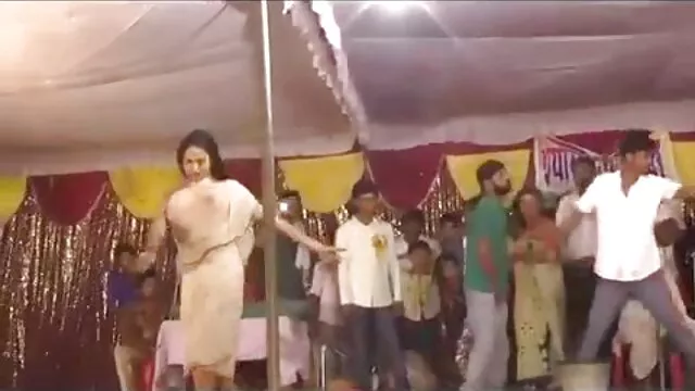 समलैंगिक सनी लियोन का सेक्सी वीडियो फुल मूवी अपने दोस्त के साथ खेल