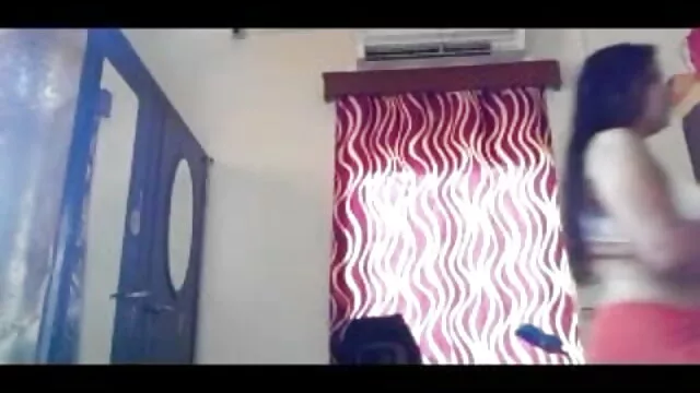 विशाल स्तन वह पुरुष सनी लियोन का सेक्सी वीडियो फुल मूवी कैम पर मरोड़ते