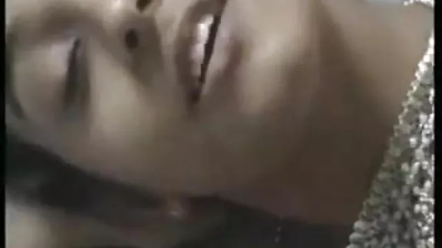 एक सनी लियोन की नंगी सेक्सी मूवी गुलाबी खिलौना के साथ उसे टैटू बिल्ली भरने