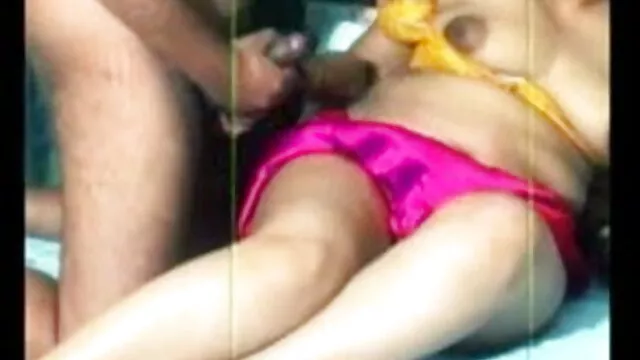 सेक्सी सनी लियोन की नंगी सेक्सी मूवी नीचे पहनने के कपड़ा और तेंदुआ फेस सिटींग में सेक्सी सुंदर युवा लड़कियां