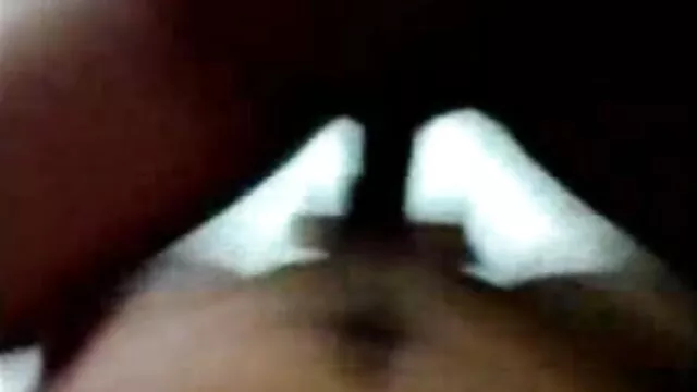 एमआईएलए 11 इंच काले सनी लियॉन की सेक्सी मूवी पर ले जाता है