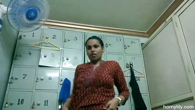 मारुस्या सनी लियोन की सेक्सी वीडियो मूवी रसोई में इंतजार कर रही है