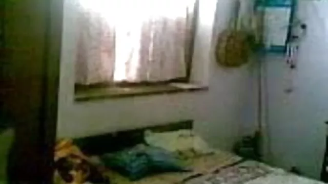 पथपाकर सनी लियोन की सेक्सी मूवी बड़े डिल्डो