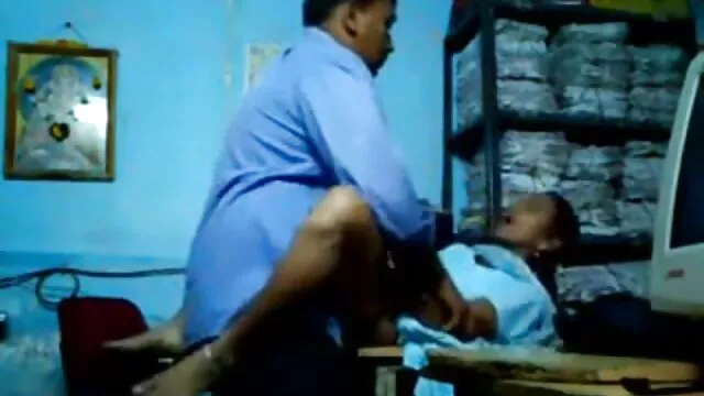उच्च गुणवत्ता-जवान आदमी फट जाएगा के साथ सनी लियोन की सेक्सी मूवी फुल एचडी वीडियो