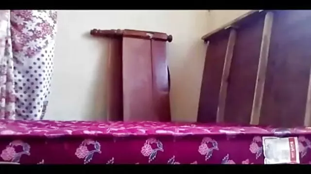 लड़की सिखाता है उसे सब के बारे में सनी लियॉन की सेक्सी मूवी उसकी योनी के साथ अप