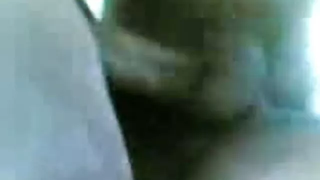 आकर्षक दोस्त काम करने के बाद एक झटका सनी लियॉन की सेक्सी मूवी नौकरी के साथ आराम में मदद करता है
